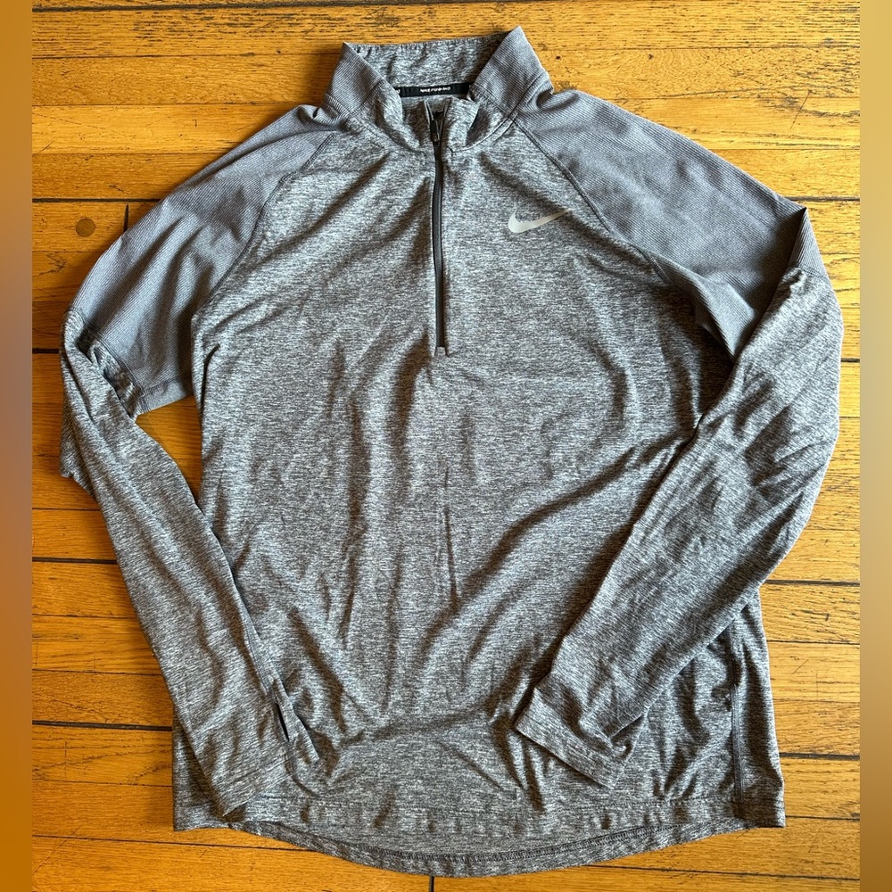 Men’s Nike Dri-Fit Long sleeved pull over partial zip workout jacket Size Large